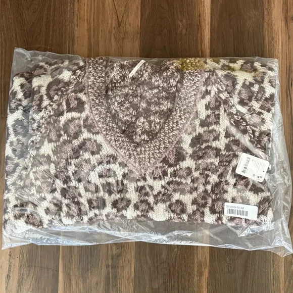 FREE PEOPLE Little Animal Leopard Pullover Sweater - Picture 5 of 10